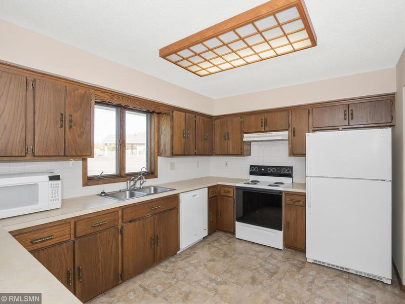 5530 Woodside Rd SE, Prior Lake, MN 55372