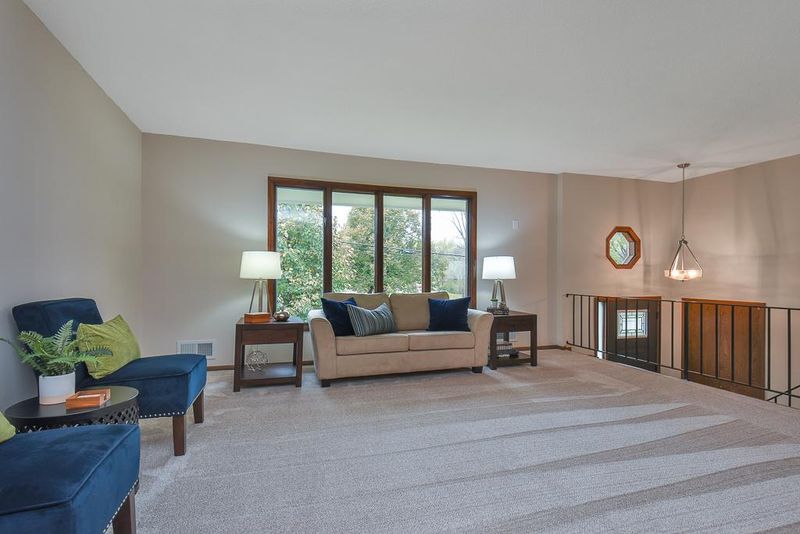 1900 Regent Ave N, Golden Valley, MN 55422