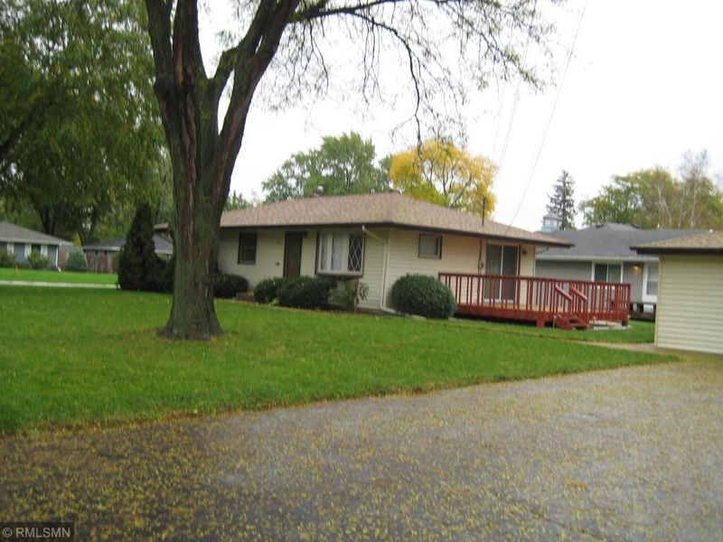 1401 W 100th St, Bloomington, MN 55431