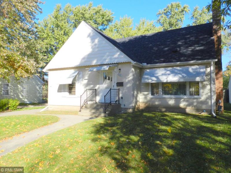 2081 Lacrosse Ave, Saint Paul, MN 55119