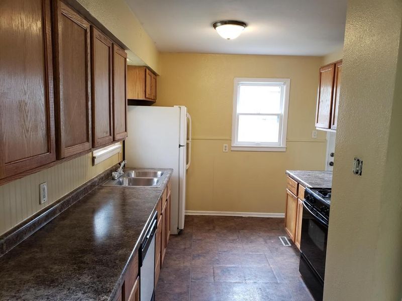1374 Ames Ave, Saint Paul, MN 55106