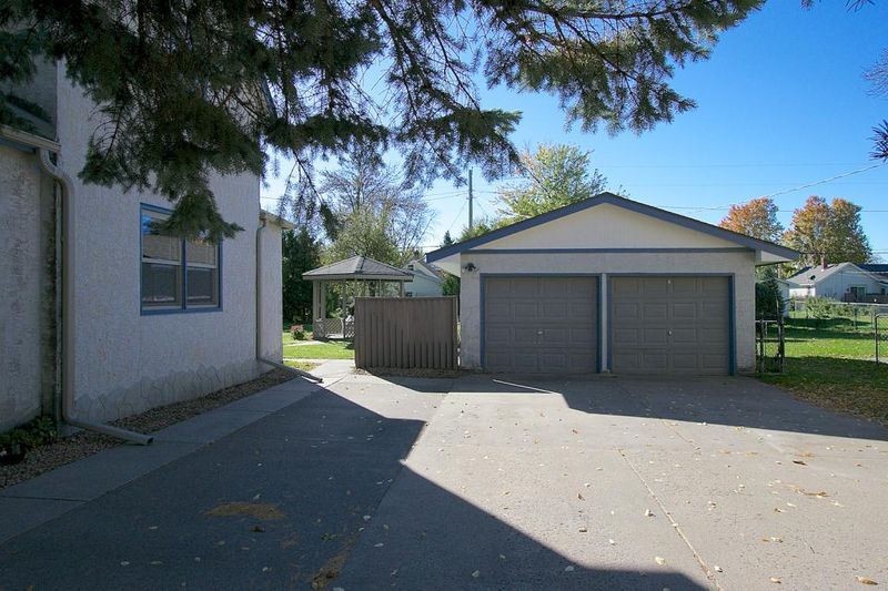 227229 5th Ave NE, Cambridge, MN 55008