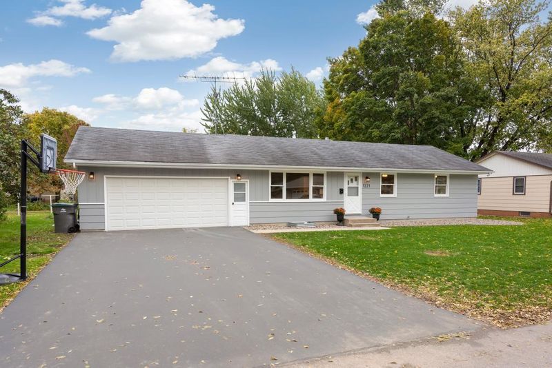 1221 Prairie St, Chaska, MN 55318