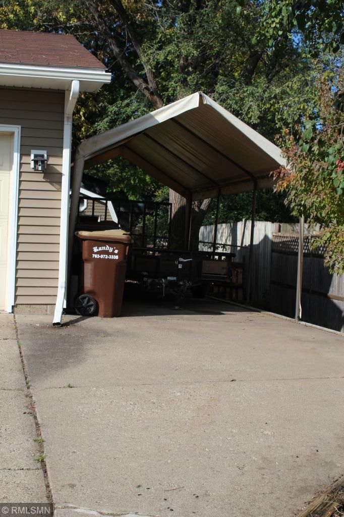 11901 Oregon Ave N, Champlin, MN 55316