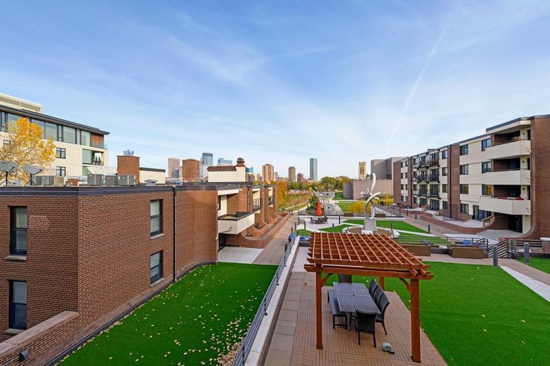 52 Groveland Ter #A202, Minneapolis, MN 55403