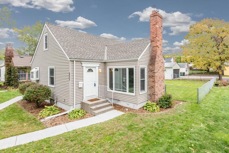 229 6th Ave N, Hopkins, MN 55343