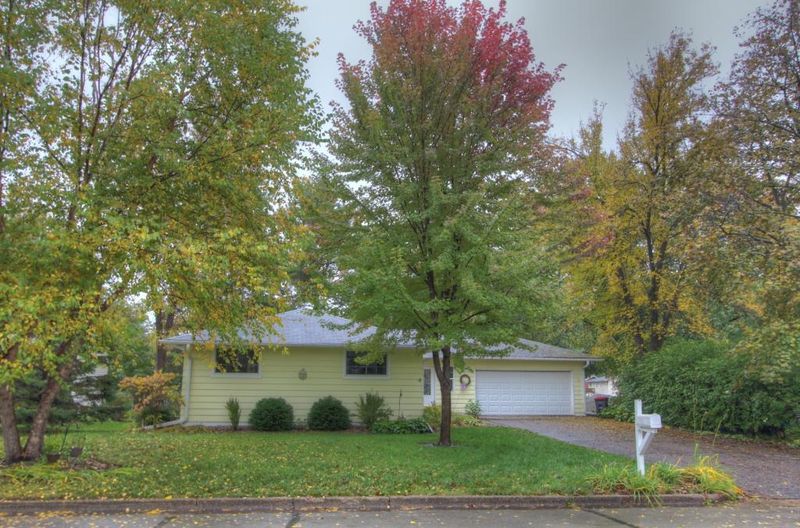 1239 Tee Up Ln, Red Wing, MN 55066