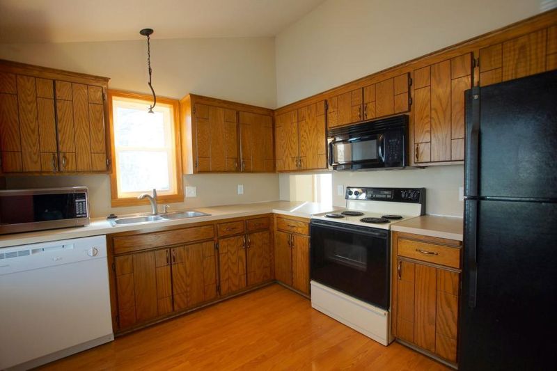 13760 Huntington Ave, Savage, MN 55378