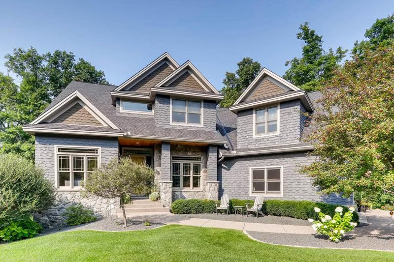 2632 N Saunders Lake Dr, Mound, MN 55364