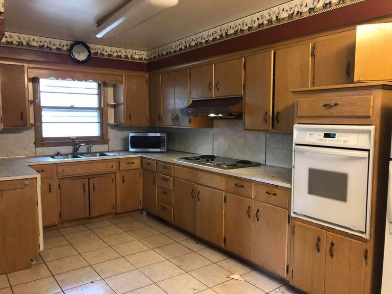 231 20th Ave S, South Saint Paul, MN 55075