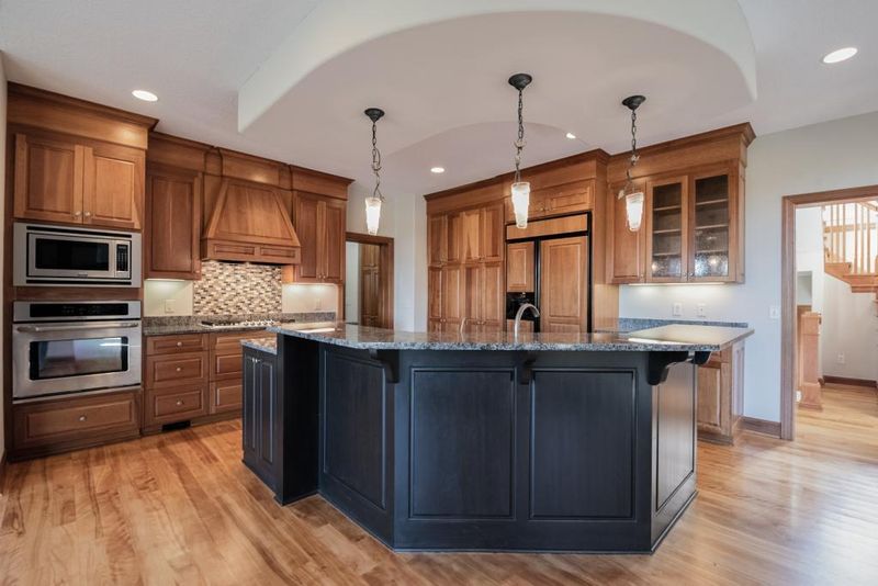 19120 Eagleview Ln, Prior Lake, MN 55372