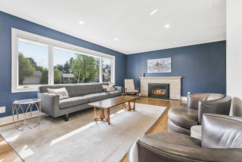 7108 West Shore Dr, Edina, MN 55435