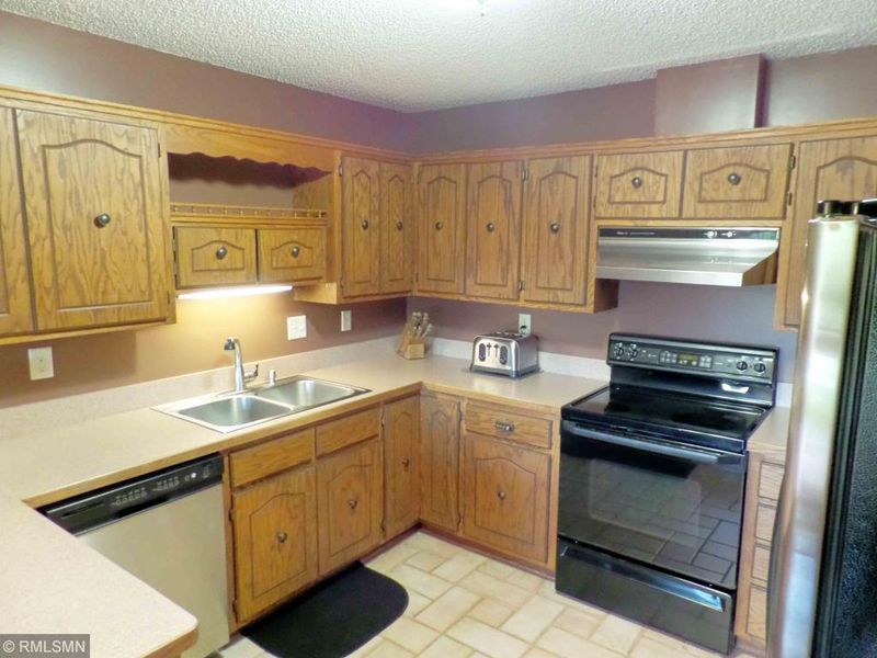 4591 Horizon Cir, Eagan, MN 55123