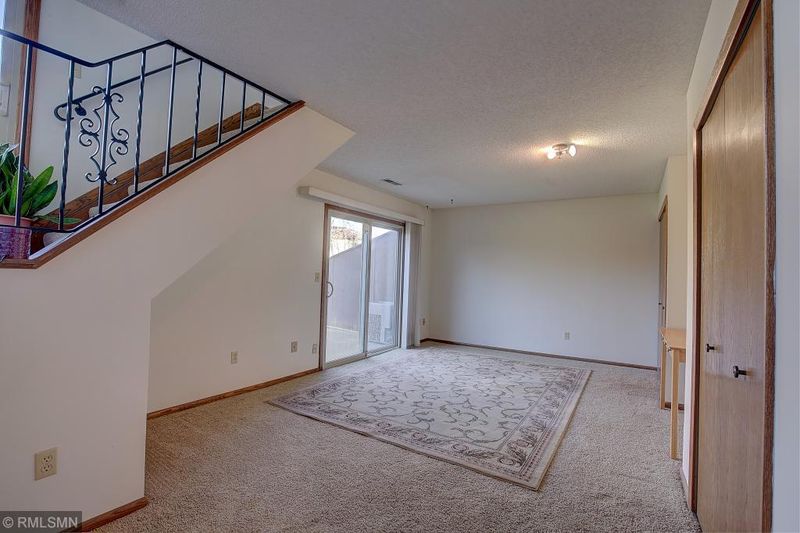 8569 Maplebrook Pw N, Brooklyn Park, MN 55445