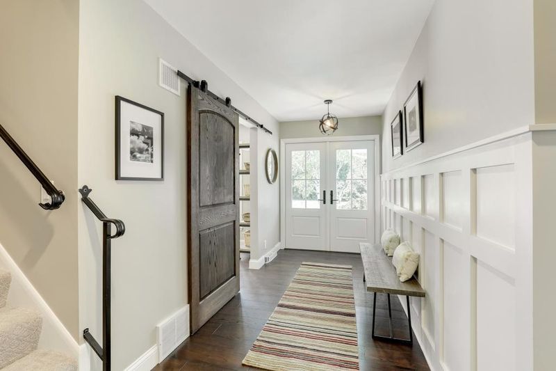 10648 Rich Rd, Bloomington, MN 55437