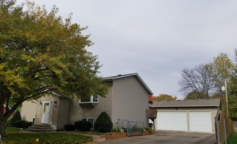 1515 Cope Ave E, Maplewood, MN 55109
