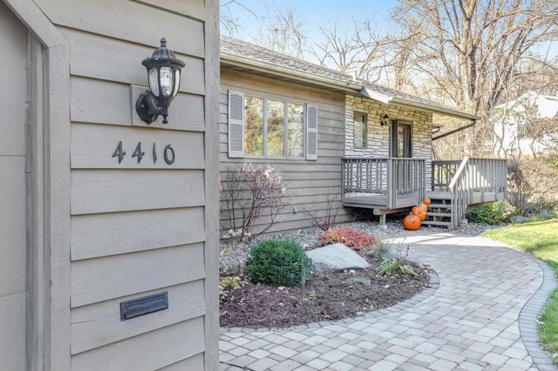 4410 Fairview Ave, Minnetonka, MN 55343