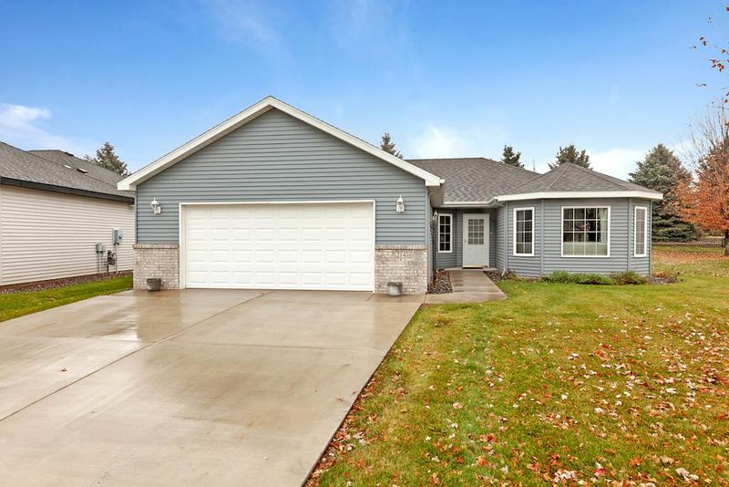 1214 Willow Pond Dr, Waite Park, MN 56387