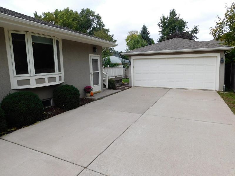 211 40th Ave NE, Columbia Heights, MN 55421