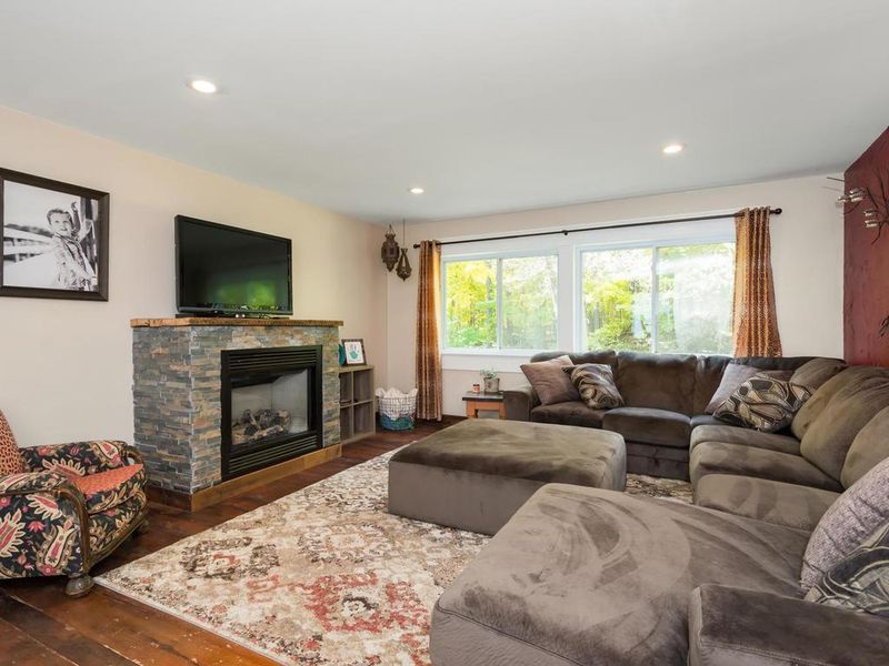 6081 Rusticwood Rd, Mound, MN 55364