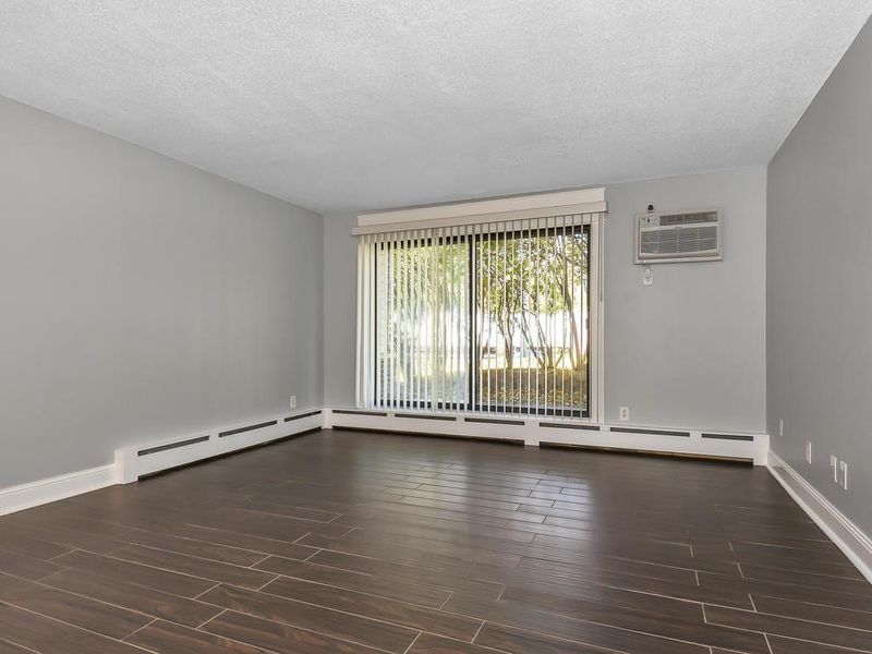 3914 Foss Rd #102, Columbia Heights, MN 55421