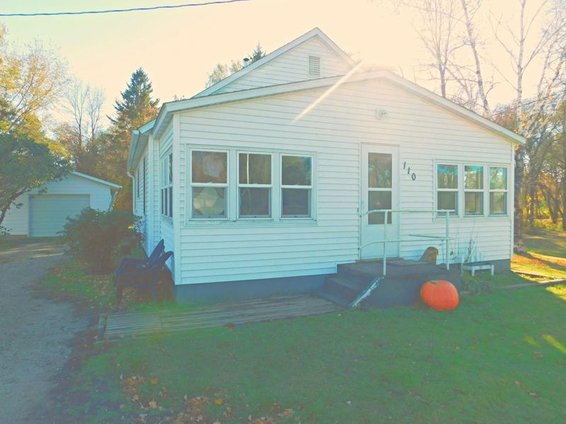 110 E 6th St, Randall, MN 56475