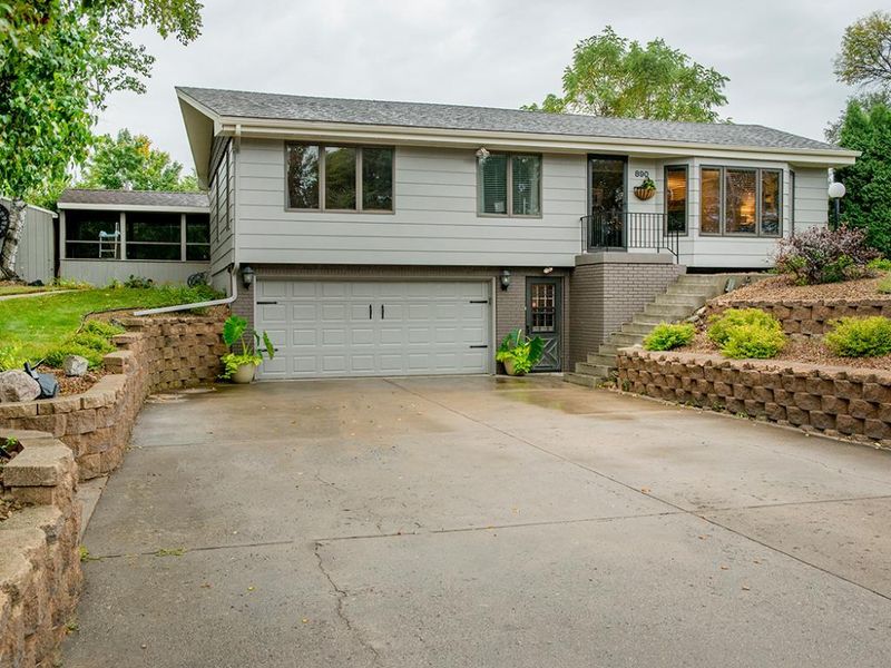 890 Main St, Lino Lakes, MN 55014