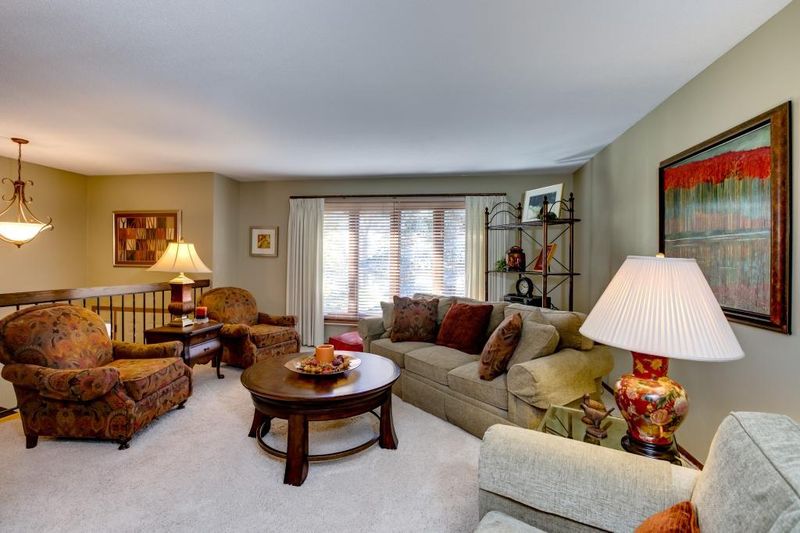 13600 Upton Ave S, Burnsville, MN 55337
