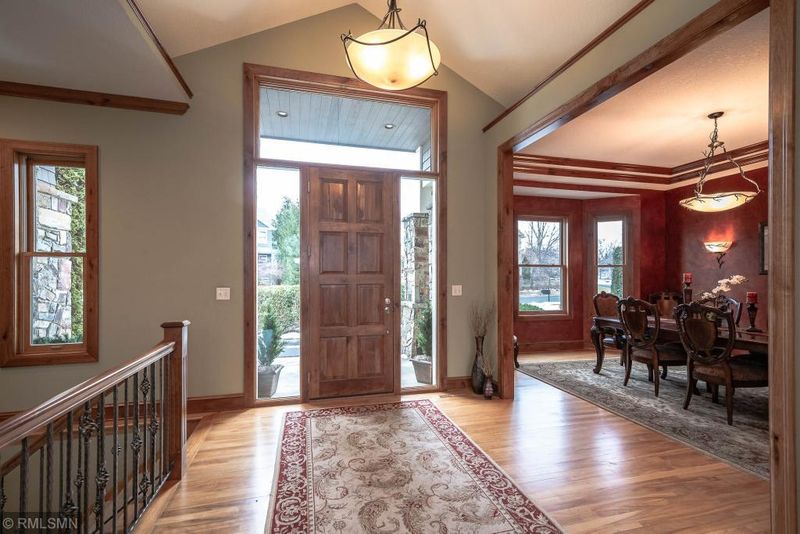 11351 Entrevaux Dr, Eden Prairie, MN 55347
