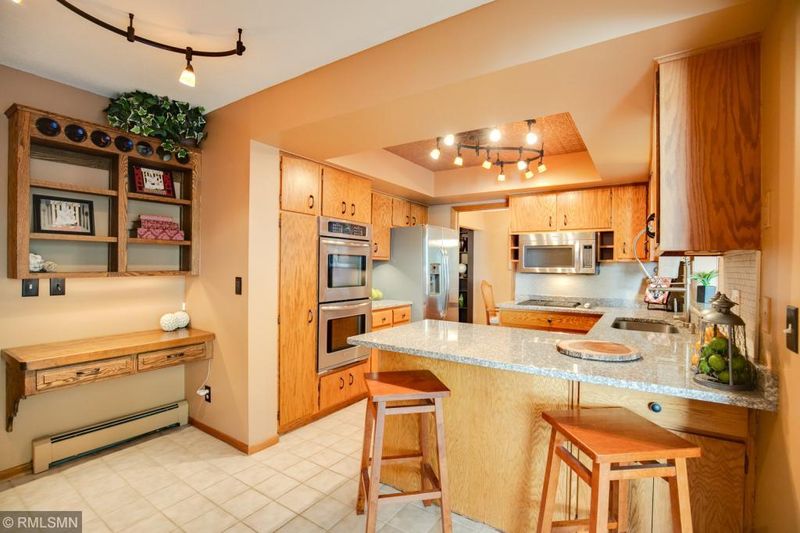 3009 Mcleod St, Burnsville, MN 55337