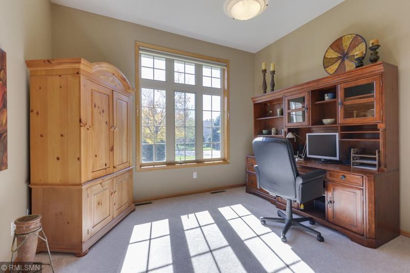 10708 Glen Eagle Rd, Woodbury, MN 55129