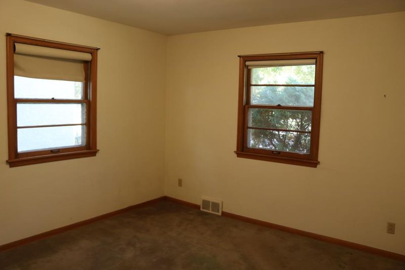 1941 Montreal Ave, Saint Paul, MN 55116