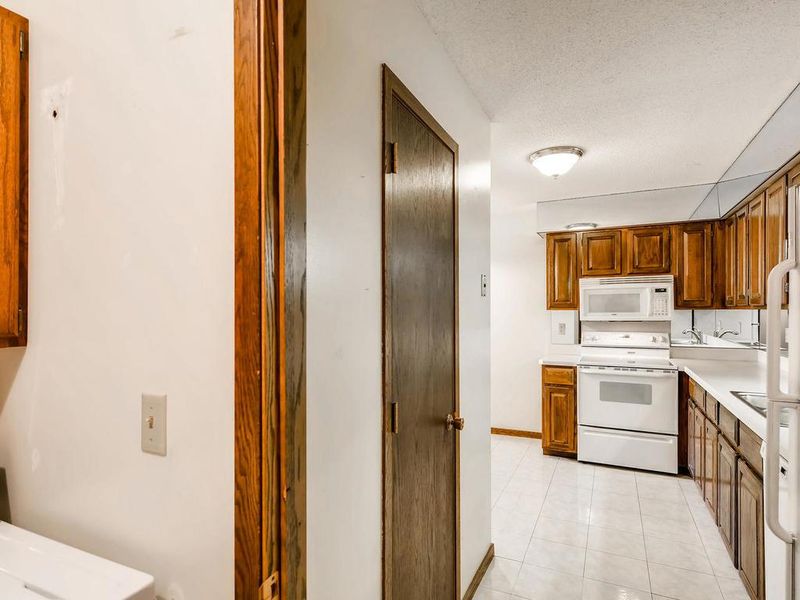 877 Monterey Dr, Shoreview, MN 55126