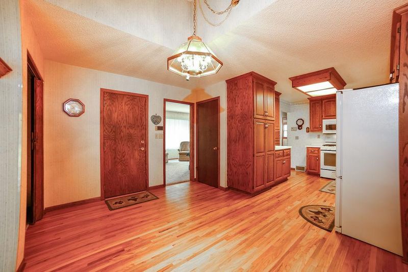 7255 E River Rd, Fridley, MN 55432