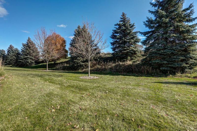 1242 Willow Pond Dr, Waite Park, MN 56387