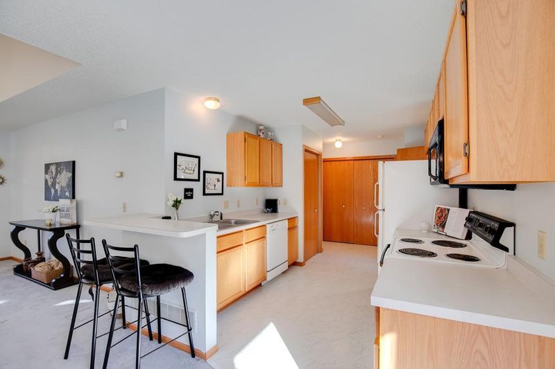 13892 Granada Way #31, Apple Valley, MN 55124