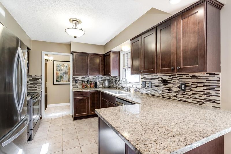 5985 133rd Street Ct W, Apple Valley, MN 55124