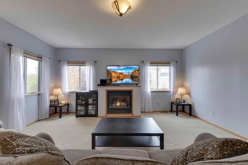 8634 Savanna Oaks Bay #H, Woodbury, MN 55125