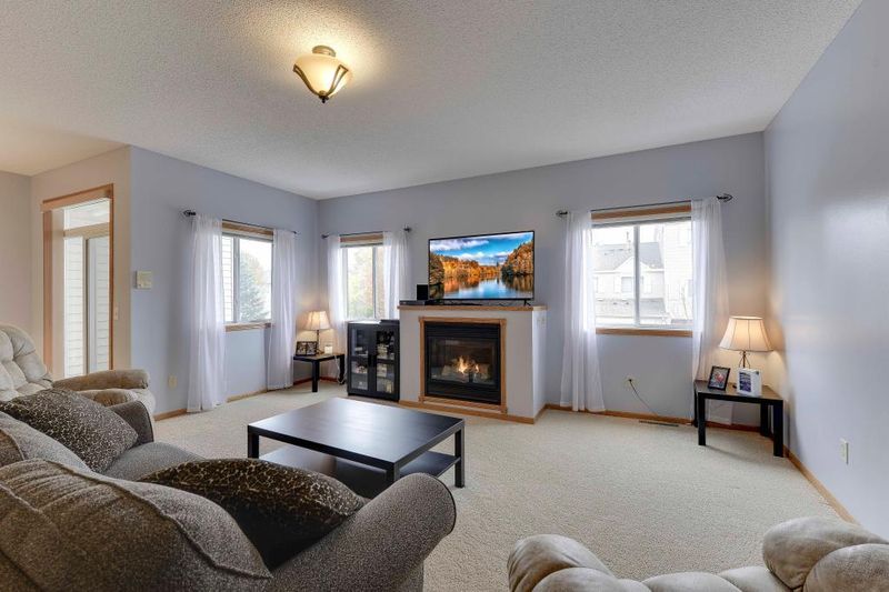 8634 Savanna Oaks Bay #H, Woodbury, MN 55125