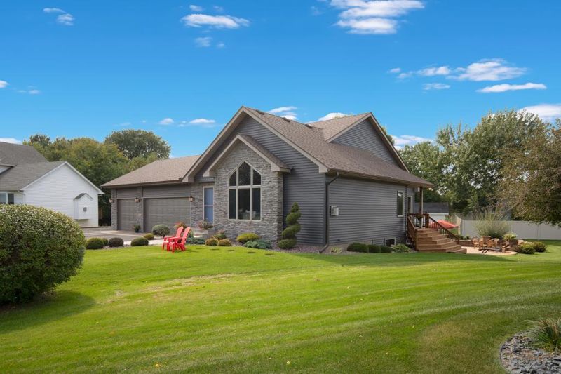 5981 Norway Pine Ct, White Bear Lake, MN 55110