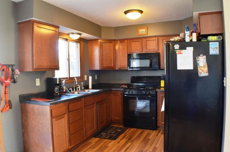 38123 Conger Cir, North Branch, MN 55056