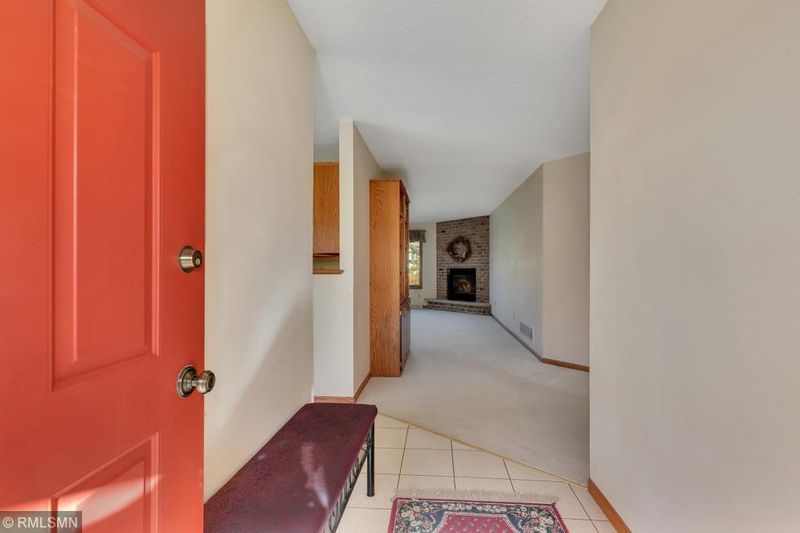 825 Pierz Pl, Saint Cloud, MN 56301