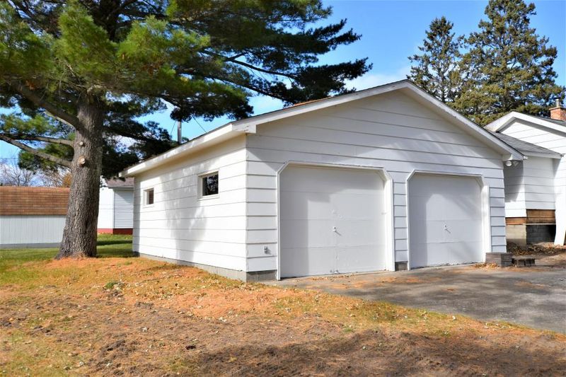 804 NW 8th Ave, Grand Rapids, MN 55744
