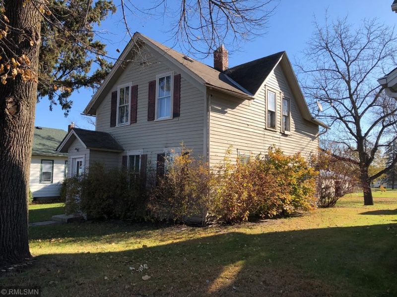 203 N 4th St, Le Sueur, MN 56058