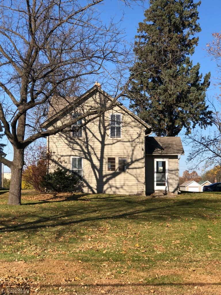 203 N 4th St, Le Sueur, MN 56058