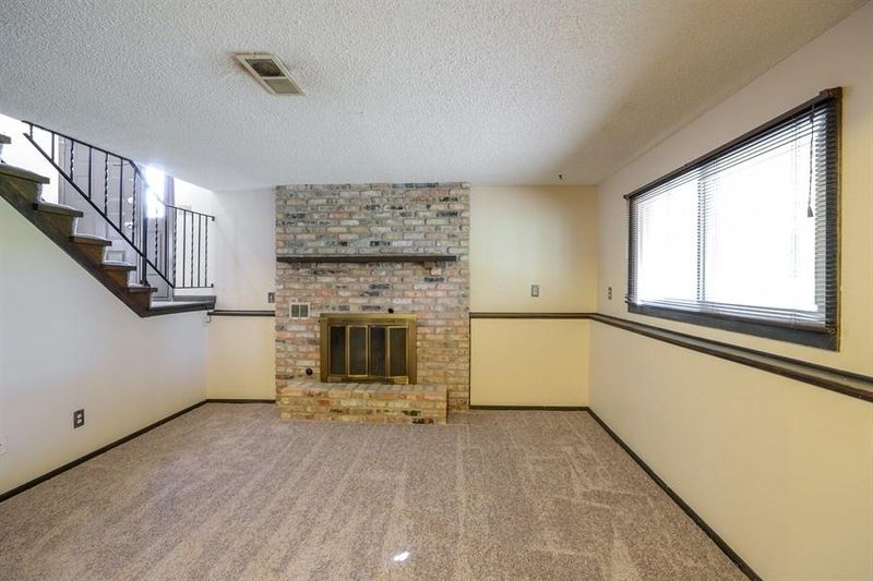 1015 E 145th St, Burnsville, MN 55337