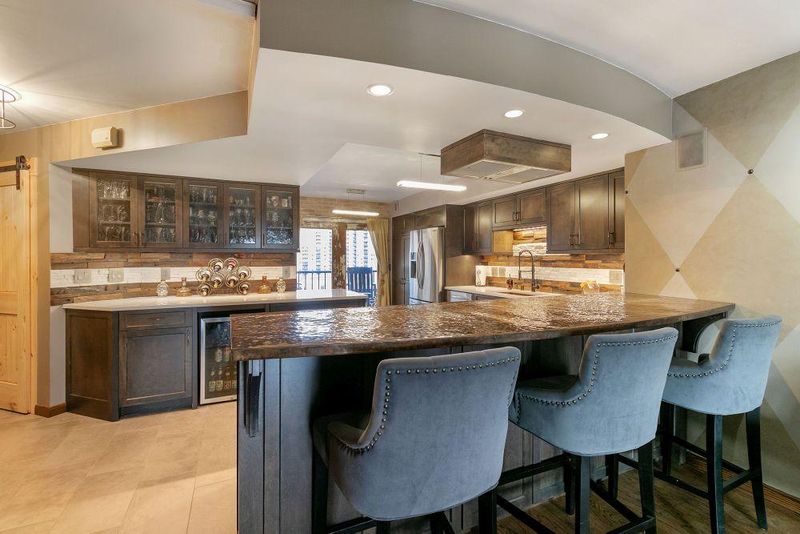110 Bank St SE #L901, Minneapolis, MN 55414