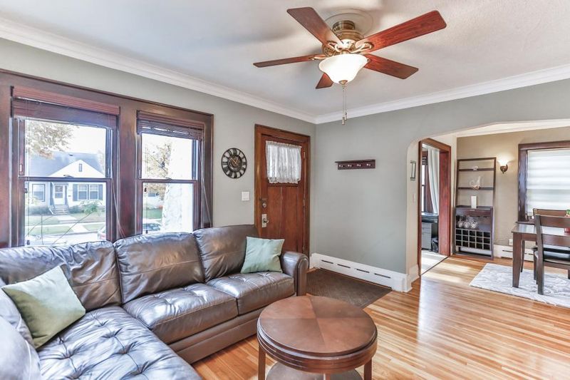 1327 Bayard Ave, Saint Paul, MN 55116