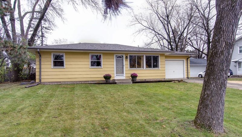 2613 Valley View Pl, White Bear Lake, MN 55110
