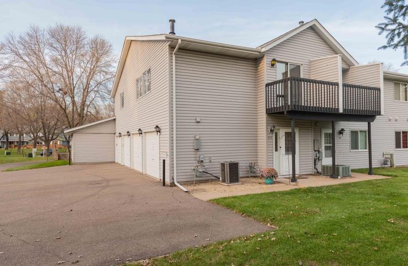 104 96th Ln NE, Blaine, MN 55434